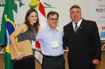 Daniele Kazama, Geraldo Tadeu dos Santos e Enori Barbieri (secretário da Agricultura de Santa Catarina)