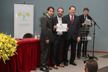 Julio Santiago, Marcos Danhoni e o presidente da Fundação Araucária, Zeferino Pires