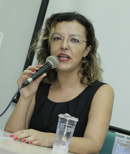 professora Jani Moreira, responsável pela CAE na UEM