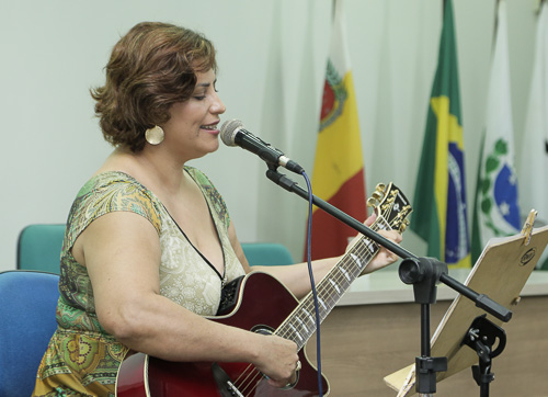 Mari Tenório, que cantou quatro músicas no evento