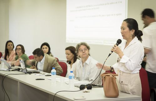 A pró-reitora de Ensino da UEM, Ana Obara, prestigiou a abertura do evento