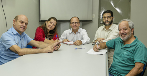 Marcos Valêncio, Lúcia Bianchi Costa de Paiva (UEM FM), Paulino Júnior, Elias Gomes de Paula e João Batista Monteiro