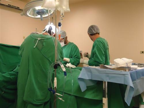 Médicos do HUM e de hospitais da região participaram do procedimento