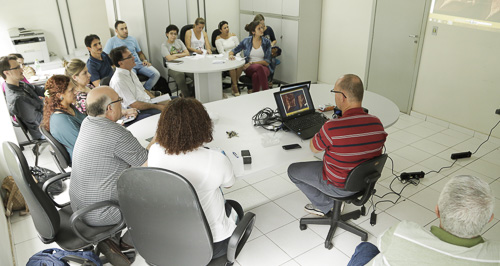 Professores de vários departamentos da UEM participaram da reunião
