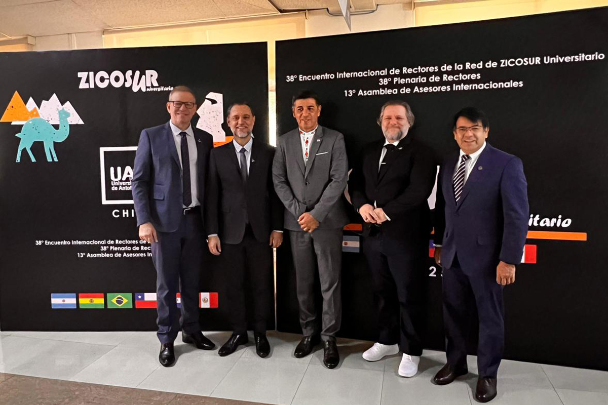 UEM participa do 38° Encontro Internacional da Rede Zicosur no Chile