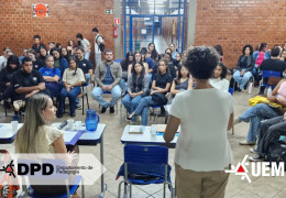 Docentes realizam aula magna sobre literatura para curso de Pedagogia
