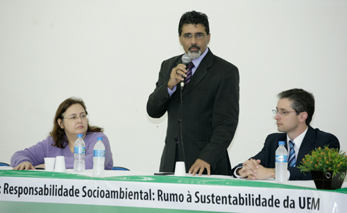 Coordenador da comissão, professor Marino fala na abertura da Semana Ambiental